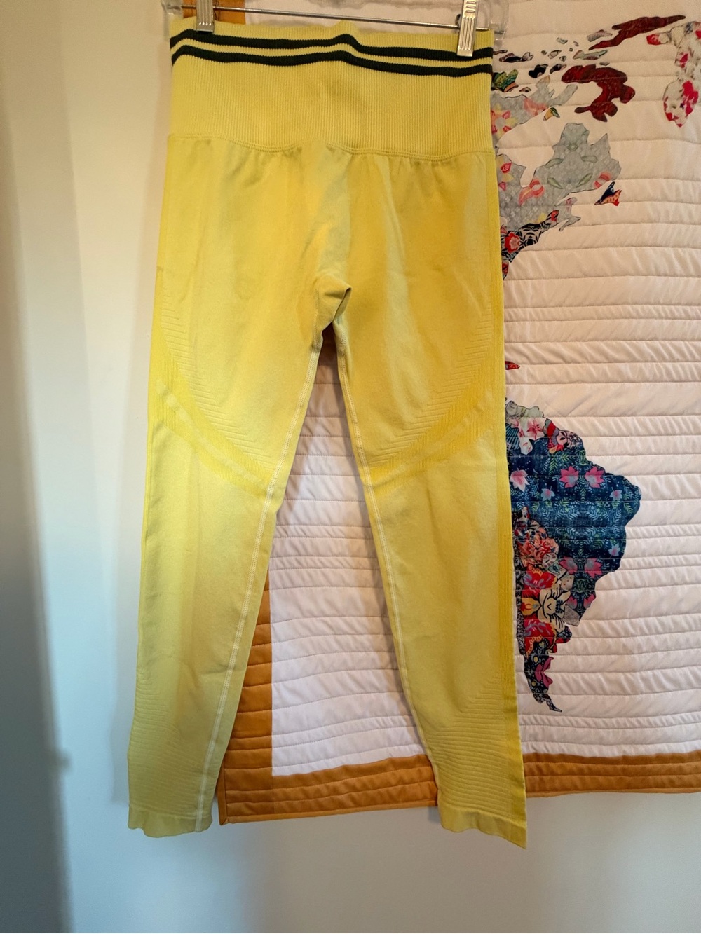 Yellow Seamless Moto Leggings Size L High Rise Ribbed Black Stripe
